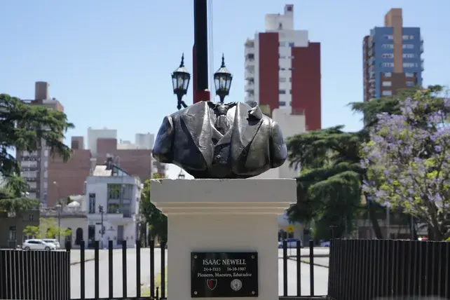 Busto de Isaac Newell