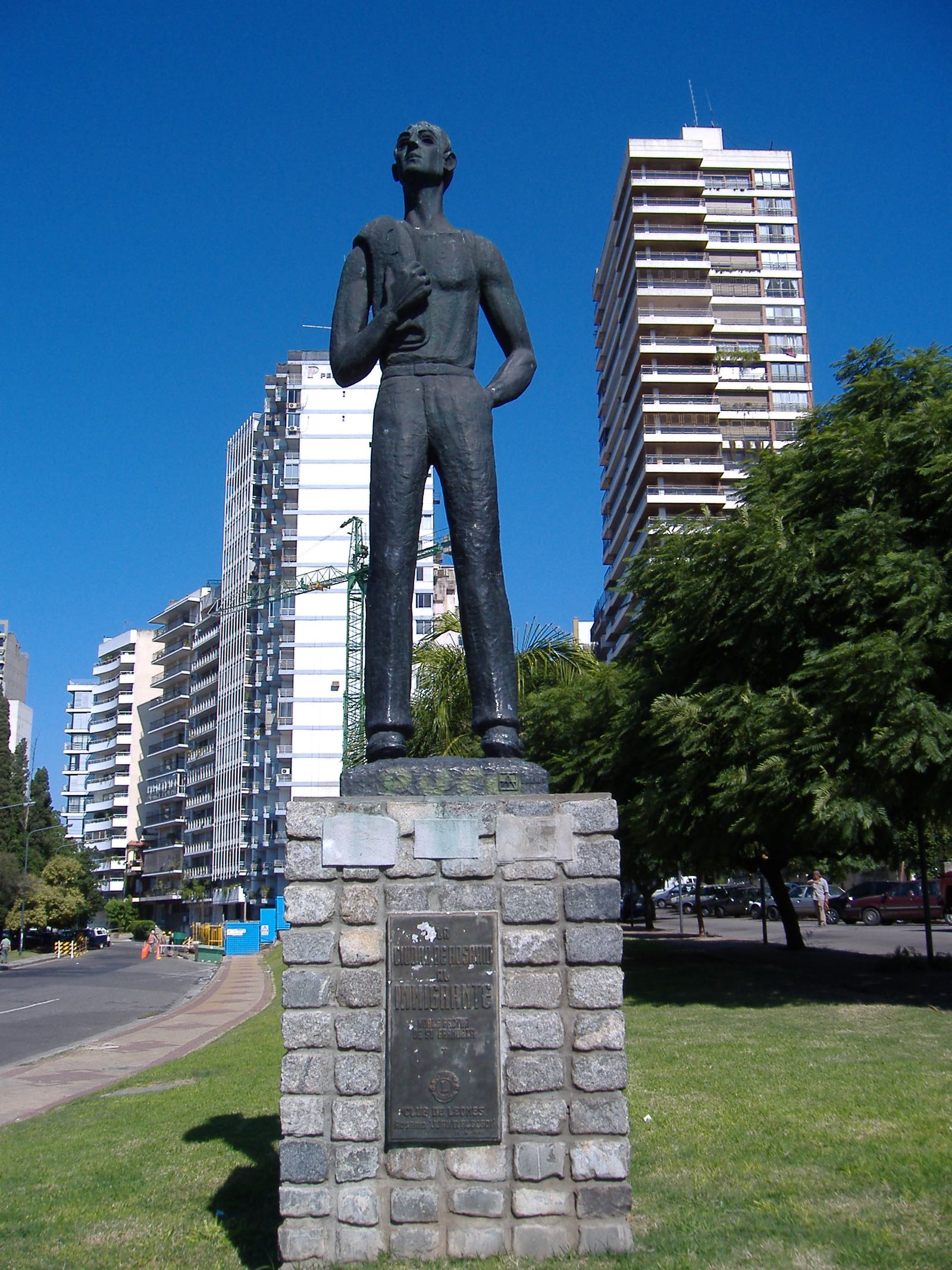 Monumento a los Inmigrantes